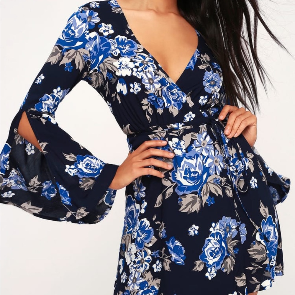 Lulu’s baby and blue bell sleeve wrap dress